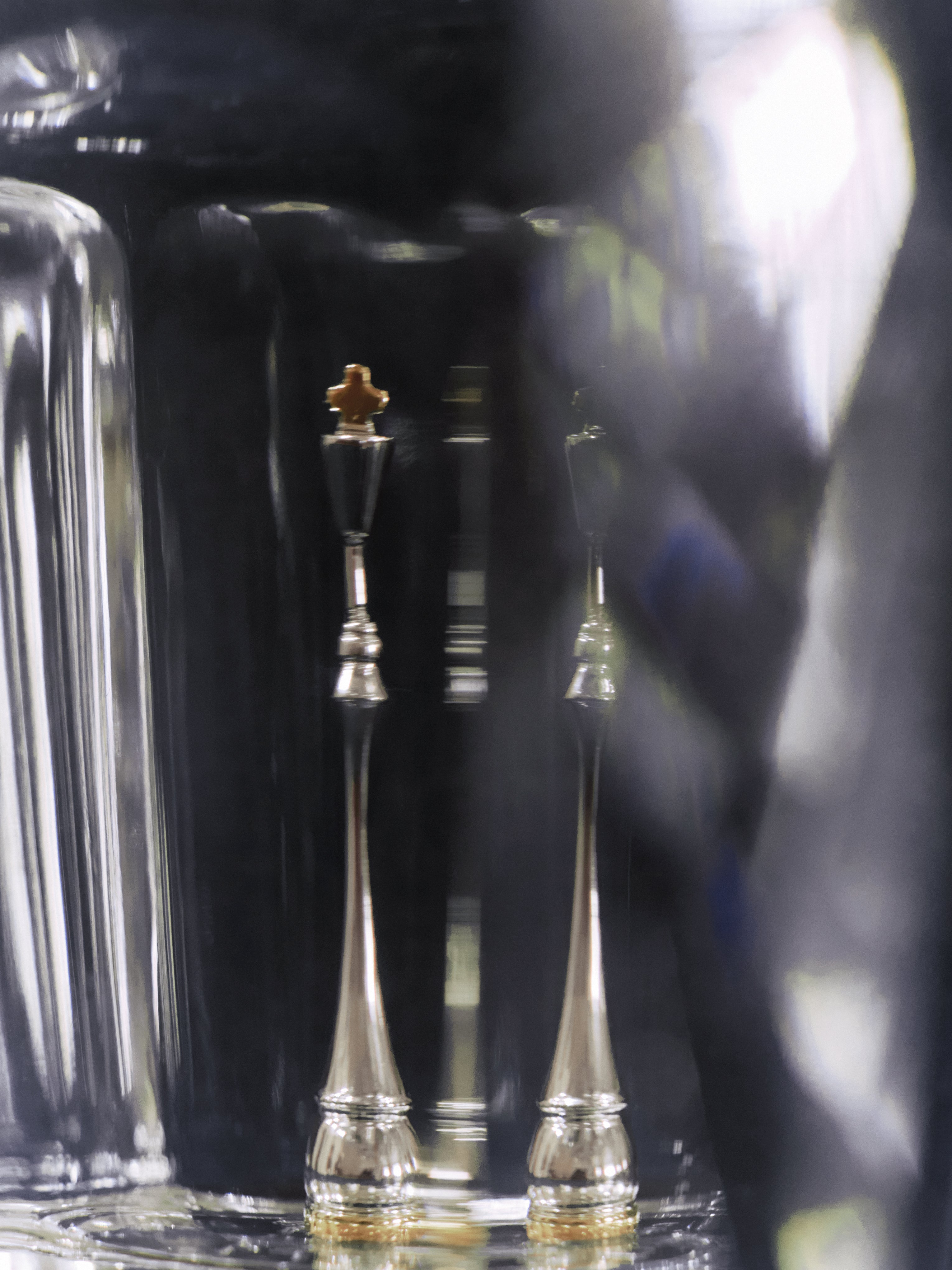 King Mono-earring