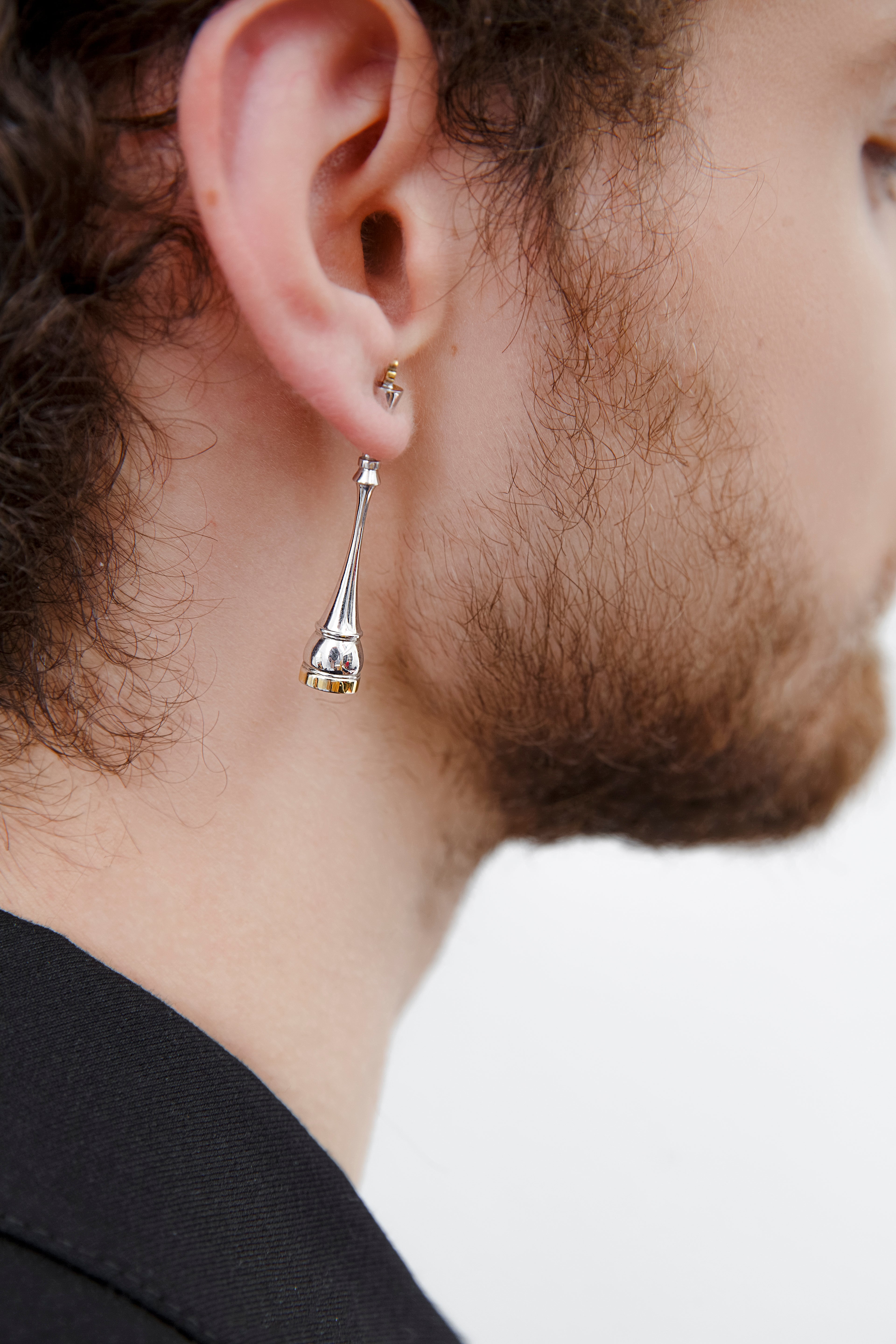 King Mono-earring