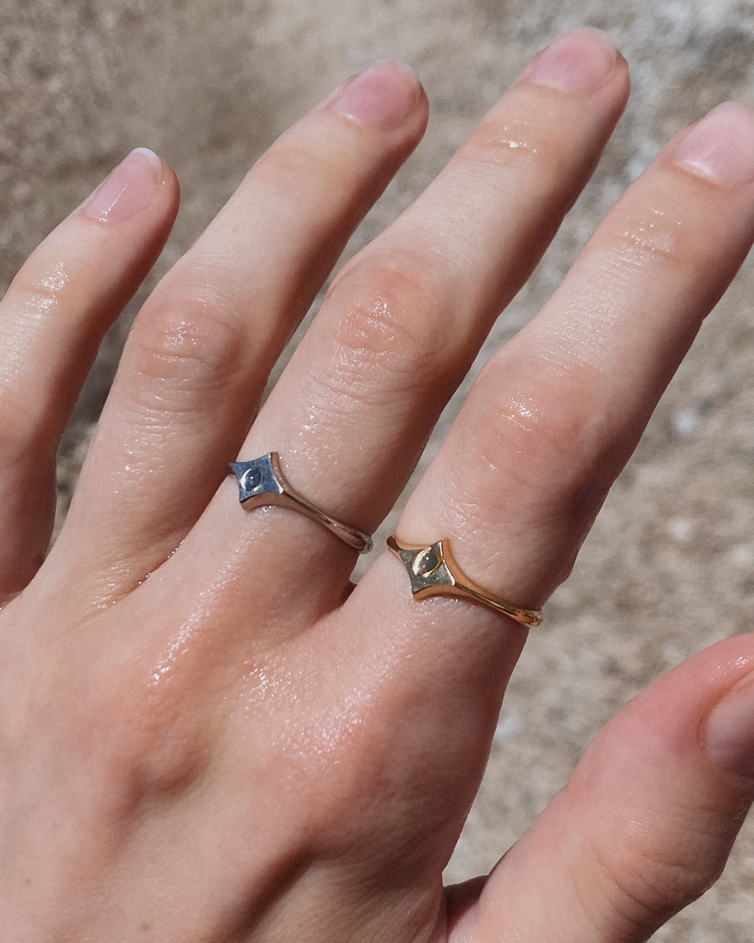 Sparkle Golden Signet