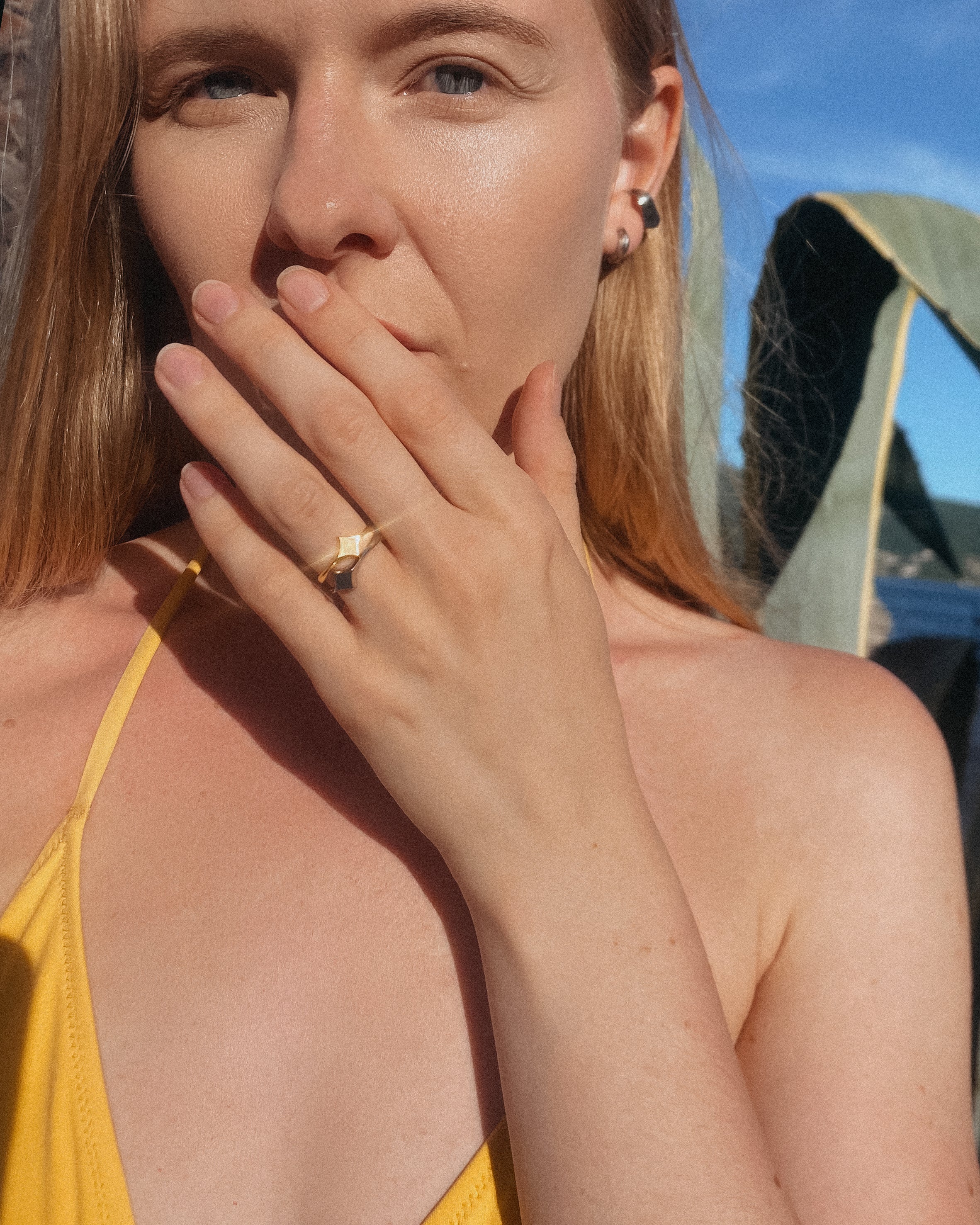 Sparkle Golden Signet